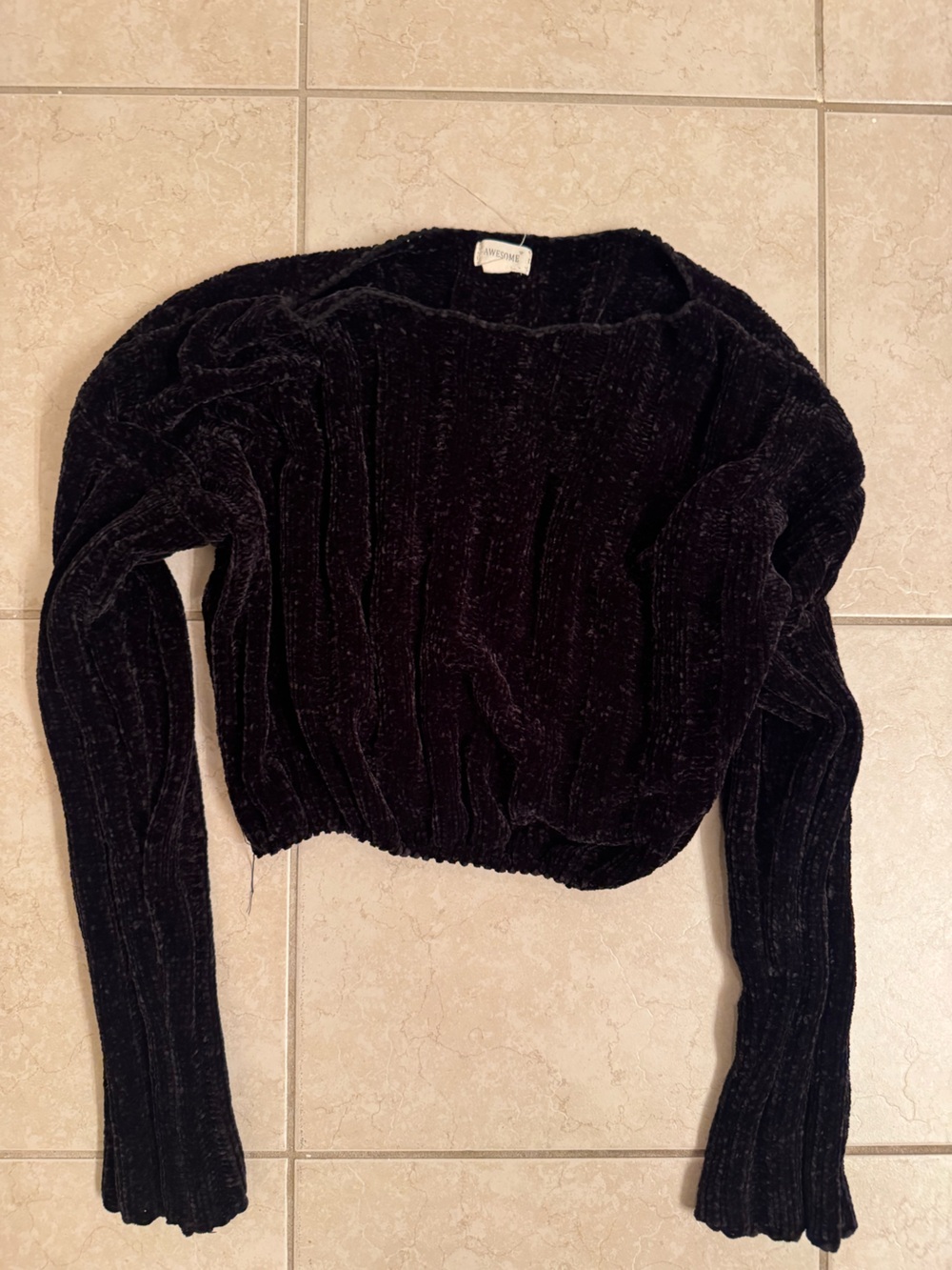 eesome Black Plush Cropped Top
